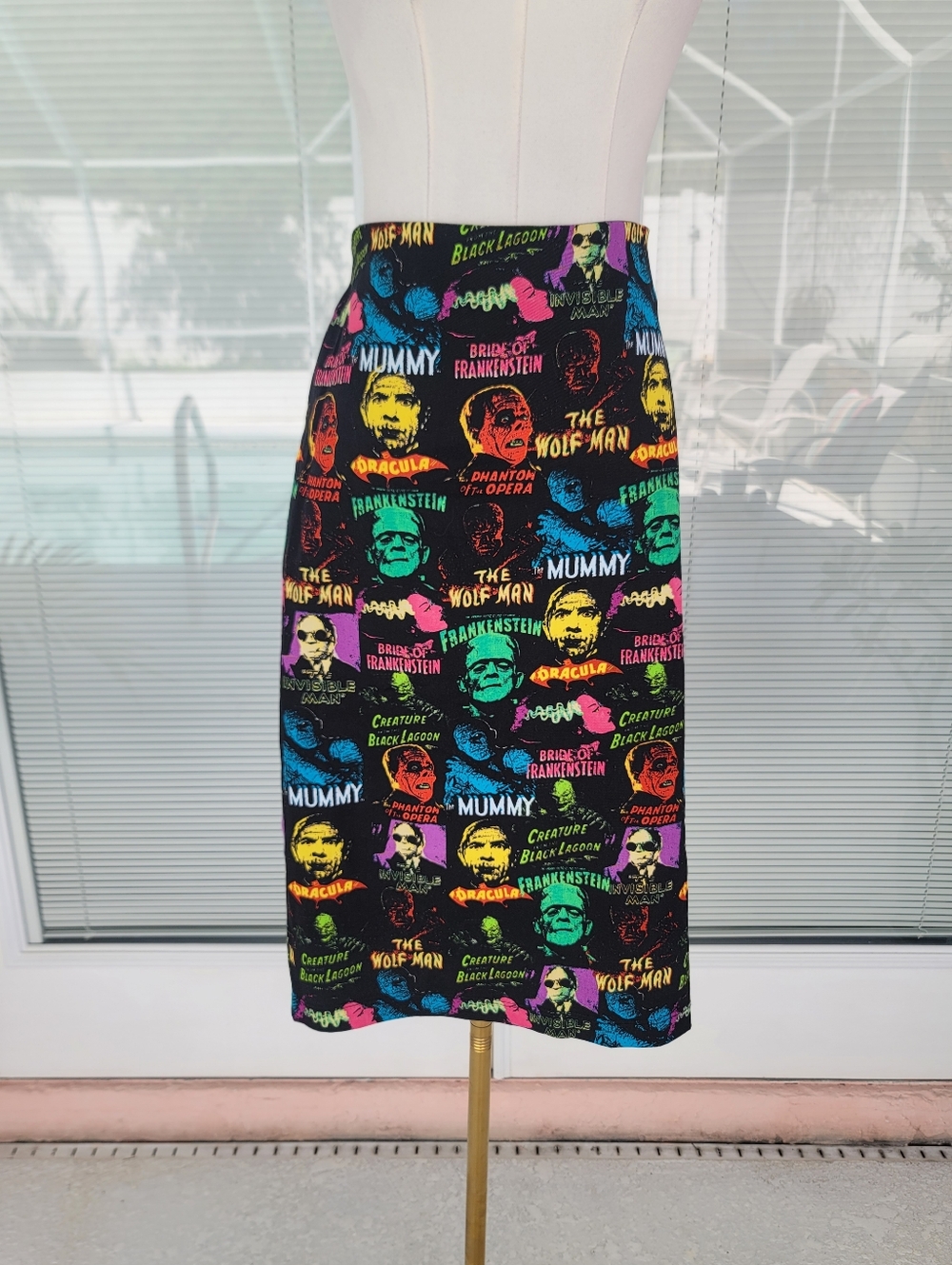 Rock Rebel Shop Universal Studios Vintage Monster Movie Retro Print Pencil Skirt